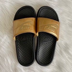 Nike Benassi Slides